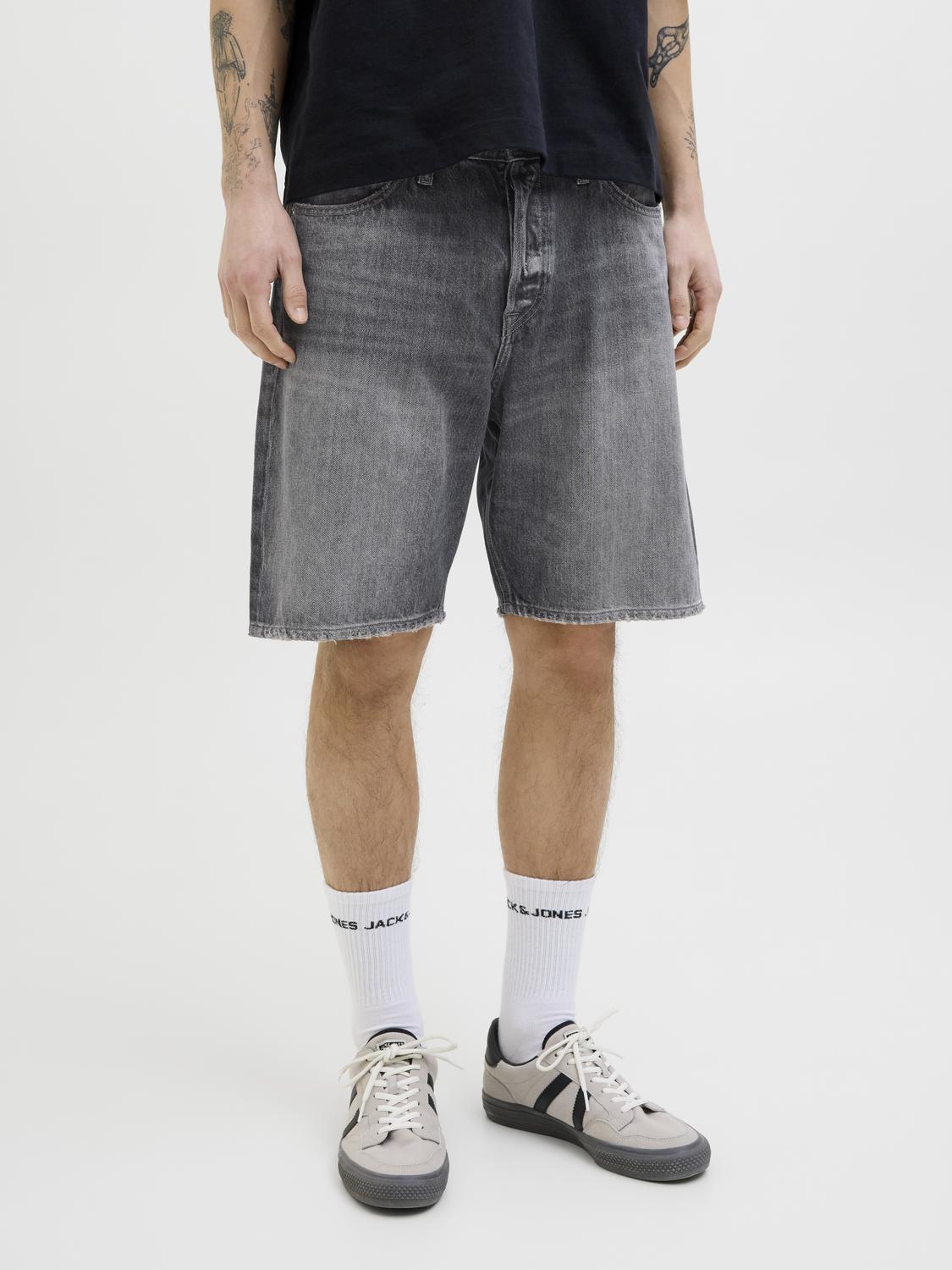 model_shot-front